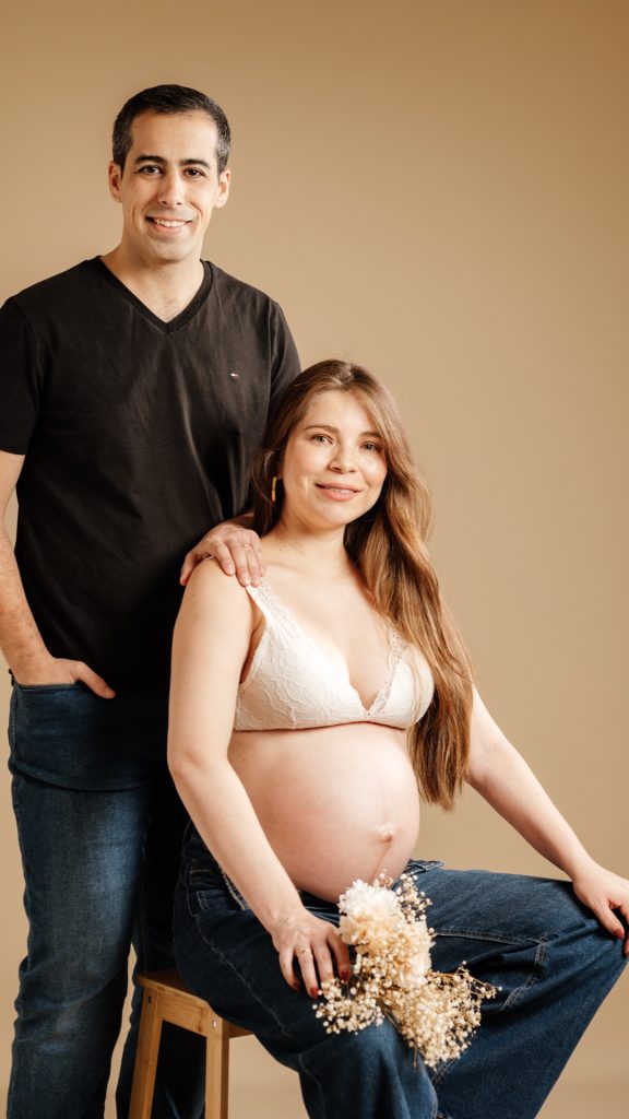 fondo de maternidad en pareja en corredor de henares