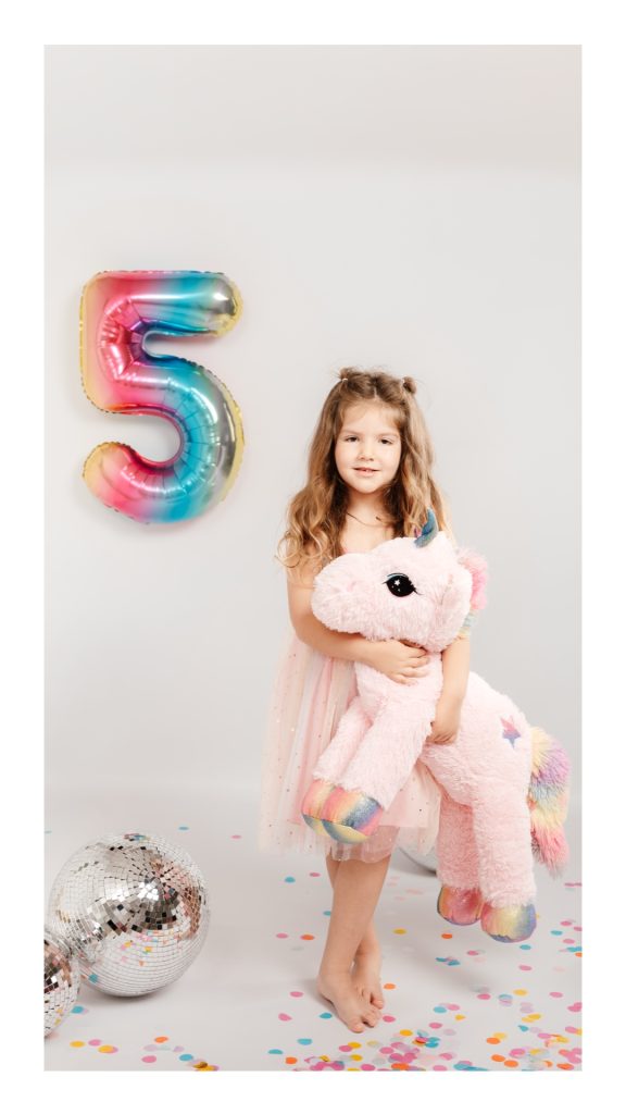 Sesión en estudio en Torres de la Alameda de cumpleaños de unicornio.