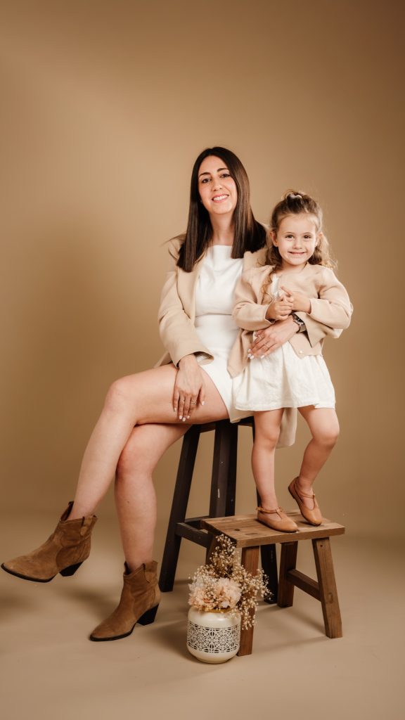 sesión día de la madre en Madrid madre e hija en estudio